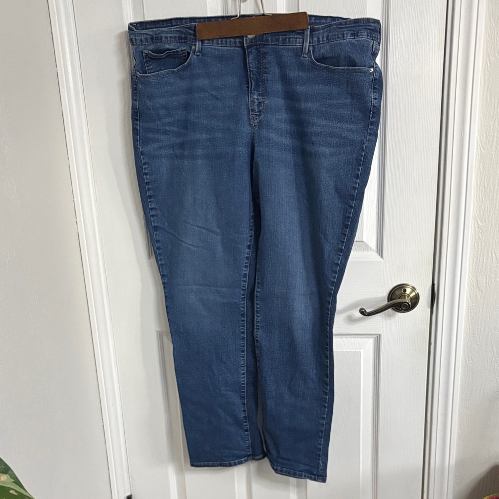 Levi Strauss Totally Shaping Straight